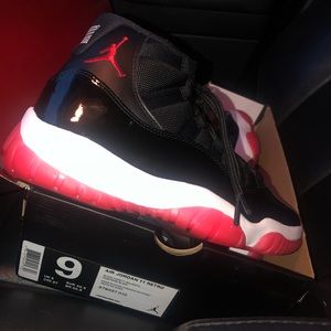 Jordan bred 11 size 9 brand new